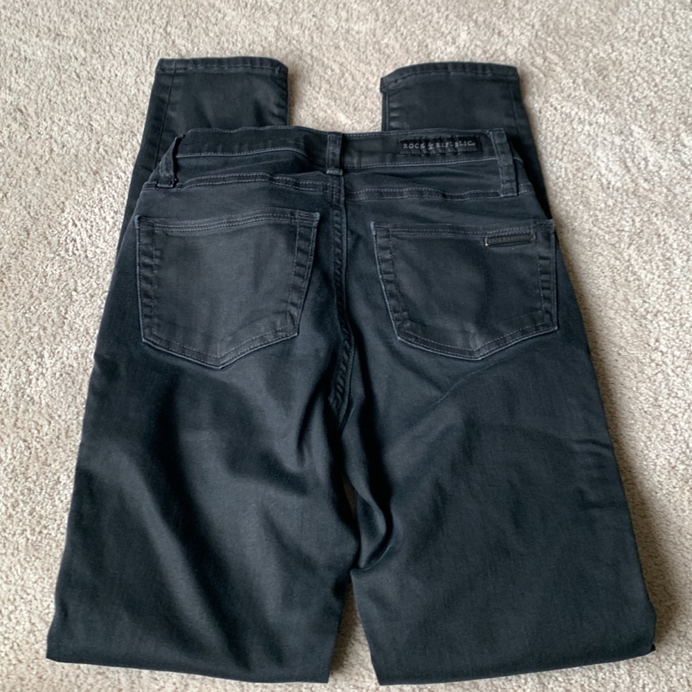 Rock & Republic Black Jeans - Picture 3 of 5